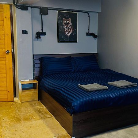 Champagne Hostel & Cafe Pattaya Ngoại thất bức ảnh