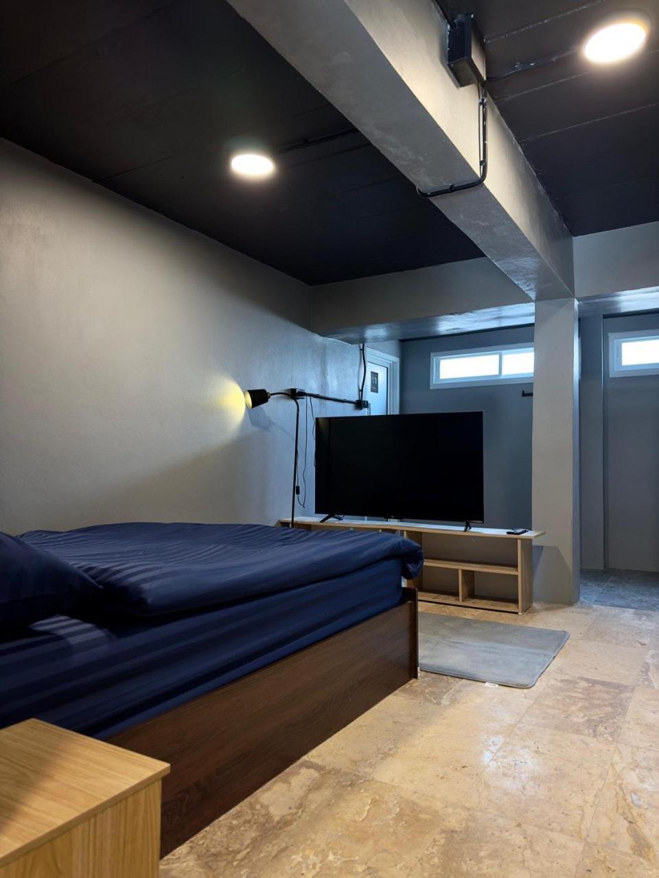 Champagne Hostel & Cafe Pattaya Ngoại thất bức ảnh