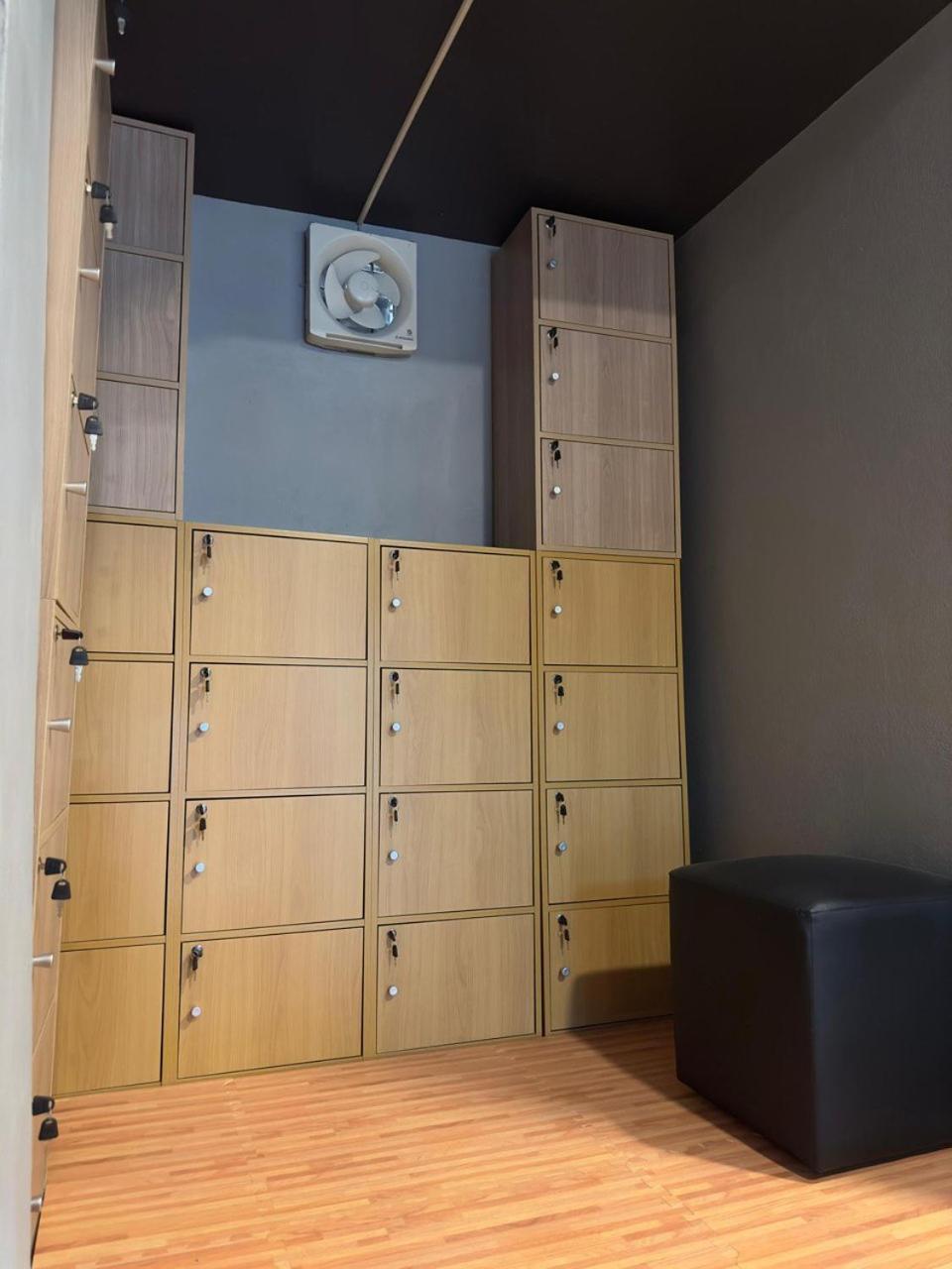 Champagne Hostel & Cafe Pattaya Ngoại thất bức ảnh
