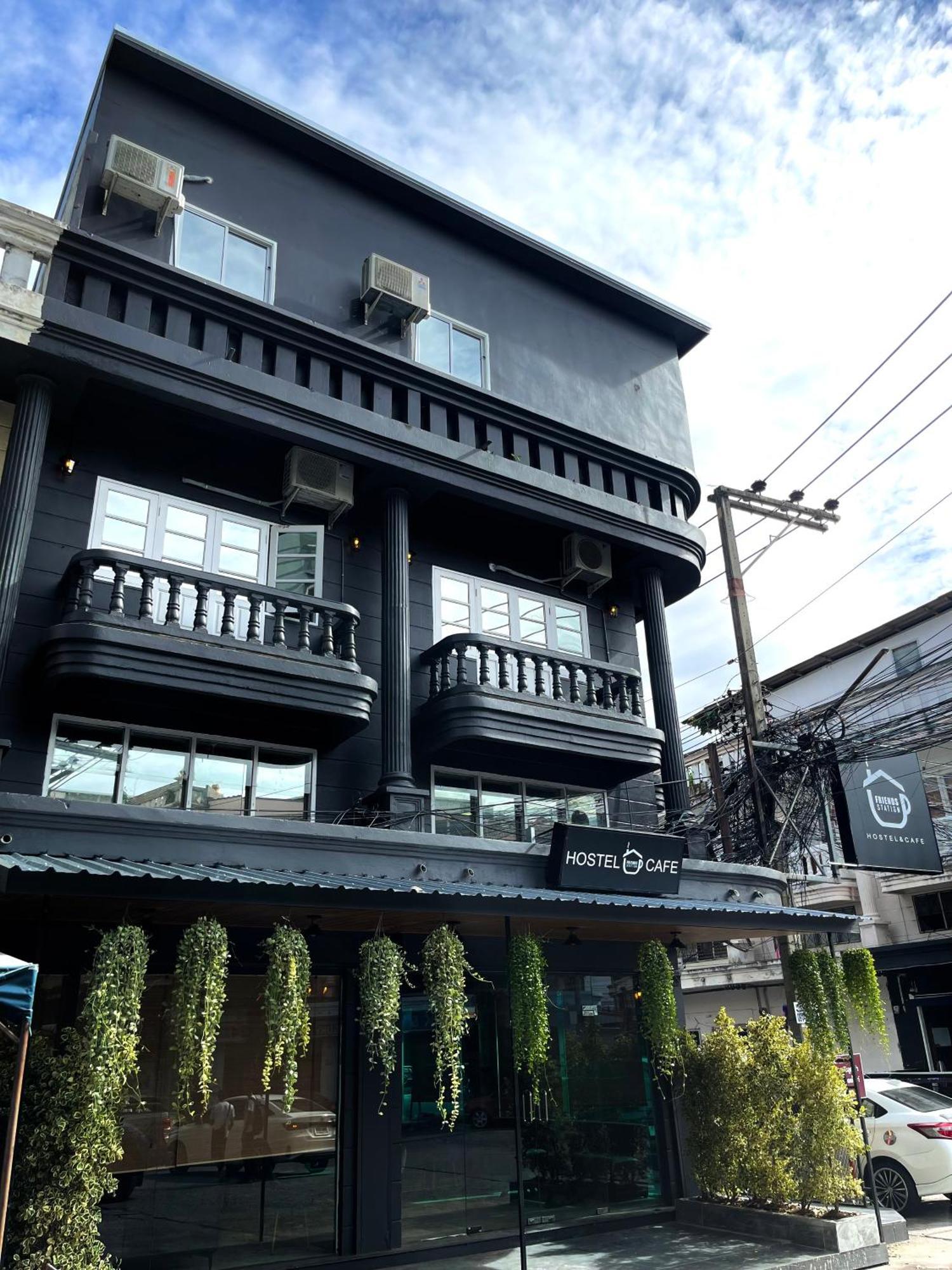 Champagne Hostel & Cafe Pattaya Ngoại thất bức ảnh