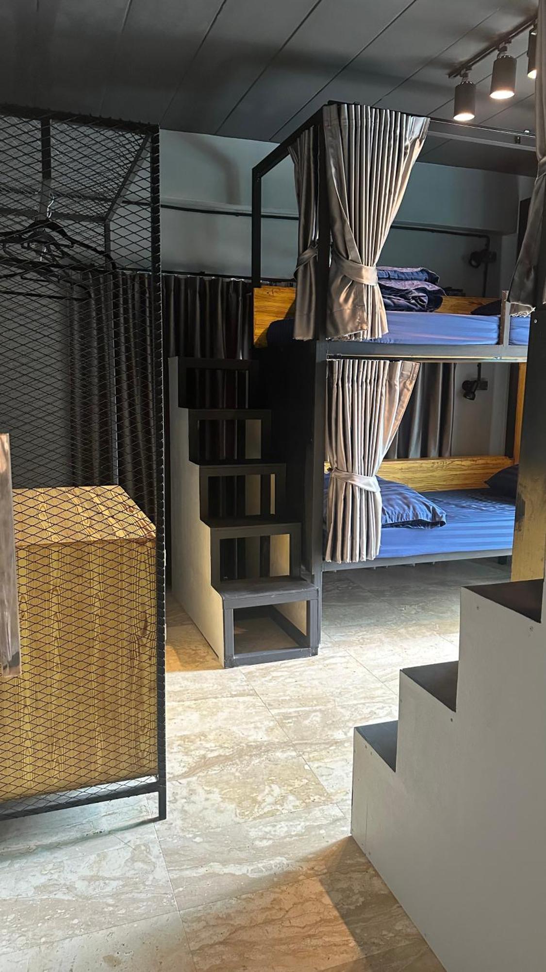 Champagne Hostel & Cafe Pattaya Ngoại thất bức ảnh
