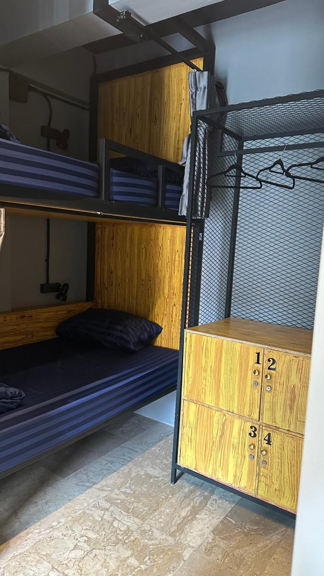 Champagne Hostel & Cafe Pattaya Ngoại thất bức ảnh