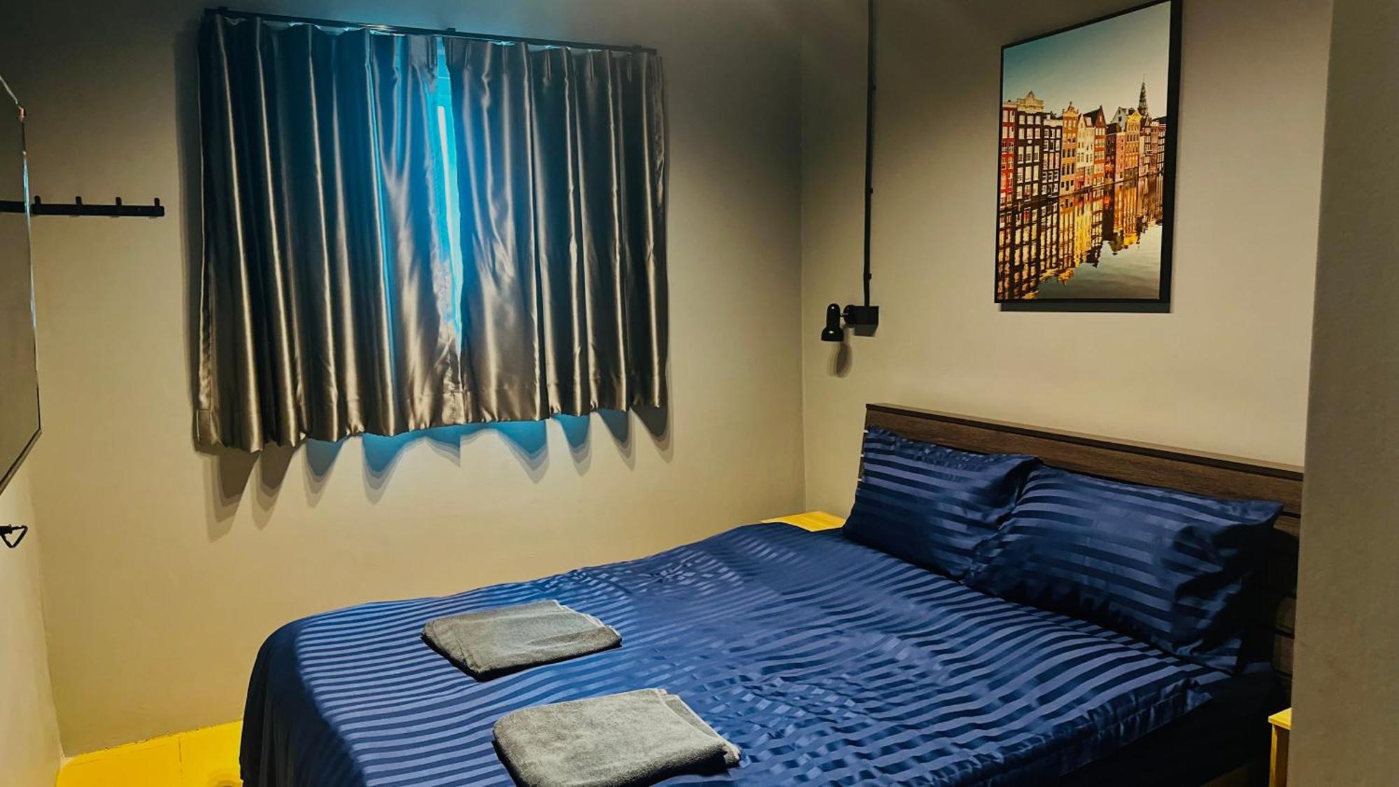 Champagne Hostel & Cafe Pattaya Ngoại thất bức ảnh